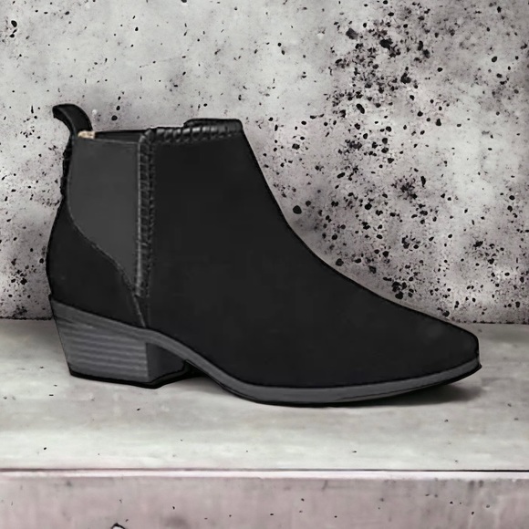 Jack Rogers Tori Suede Booties Black Suede Size 8 Almost NEW Condition! - Picture 1 of 8